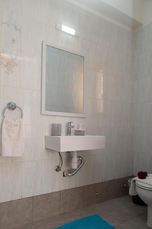 Coral Bay Sunkiss Villa Esterno foto